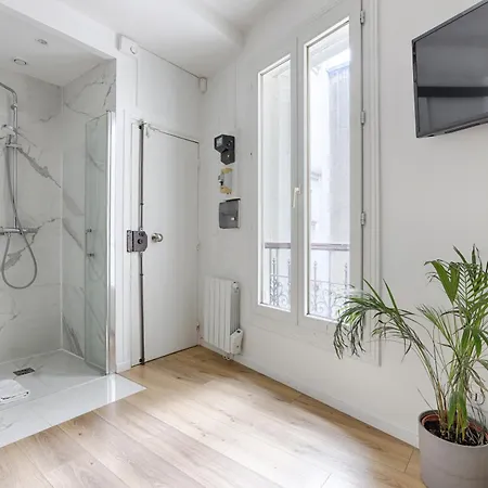 Montmartre/moulin Rouge Studio Apartment Paris